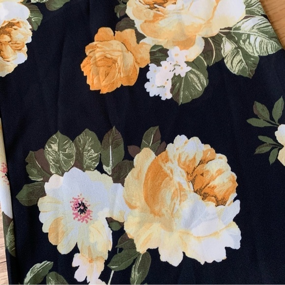 NWT Socialite Black & Yellow Wide Leg Floral Flowy Pants Size Small - Picture 8 of 9